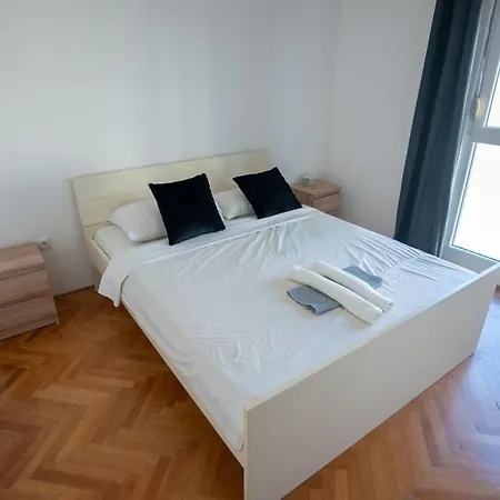 Apartment Luka